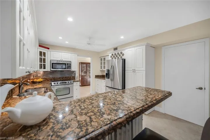 466 Bristle Cone Ln 34, Naples, Florida 34113