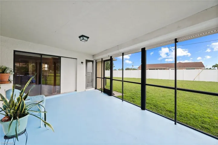 1425 SE 8th  PL, Cape Coral, FL 33990