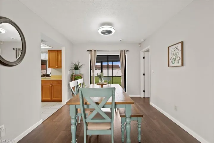 1425 SE 8th  PL, Cape Coral, FL 33990
