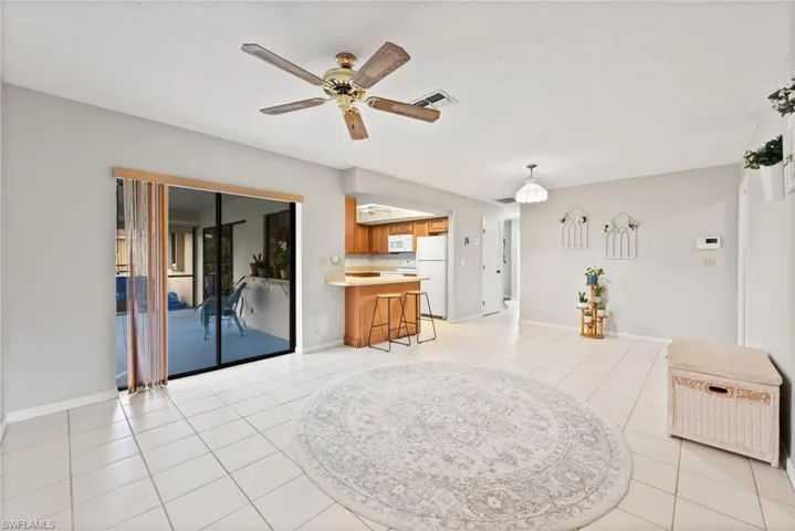1425 SE 8th  PL, Cape Coral, FL 33990