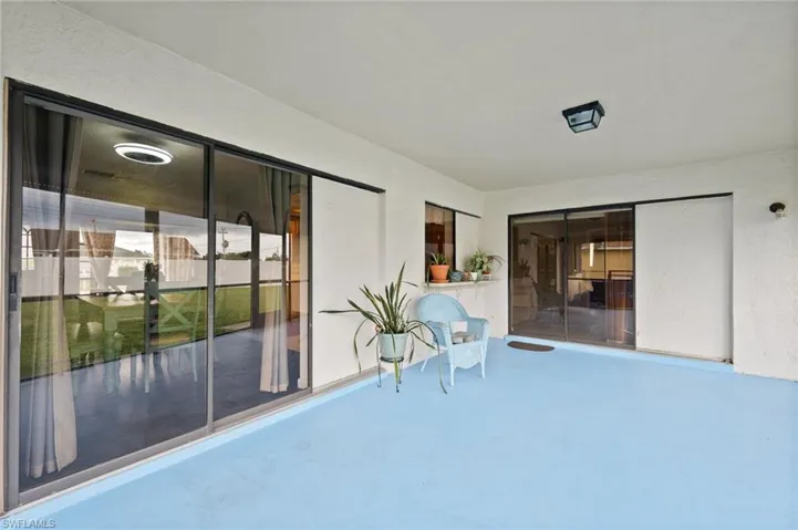 1425 SE 8th  PL, Cape Coral, FL 33990