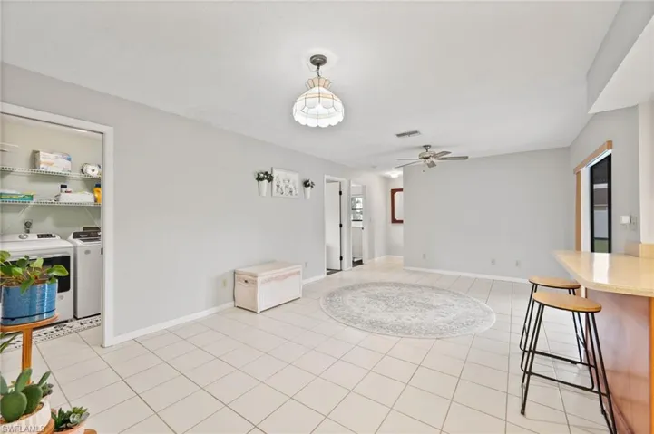 1425 SE 8th  PL, Cape Coral, FL 33990