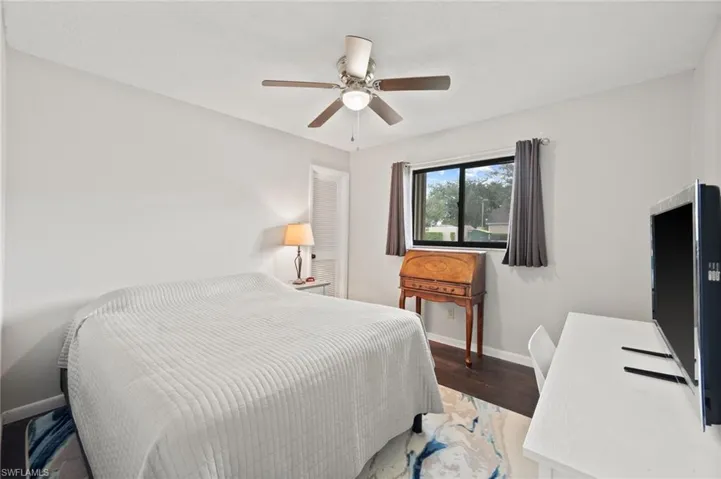 1425 SE 8th  PL, Cape Coral, FL 33990