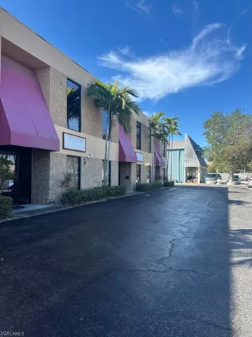 4530  Arnold  AVE, Naples, FL 34104