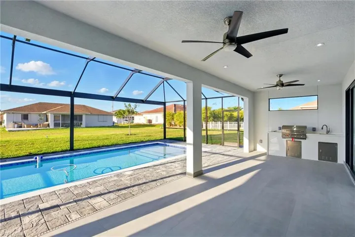 Approx 40' long lanai. Grill, sink, and power for fridge or any other electric appliance