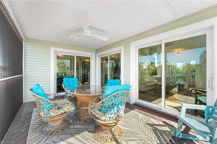 Large Screened in Patio