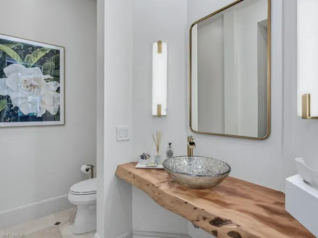 Powder room