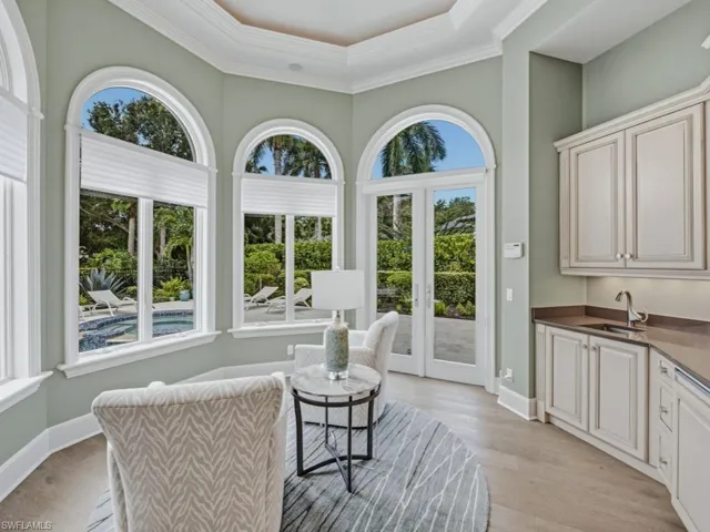 Primary suite sitting room