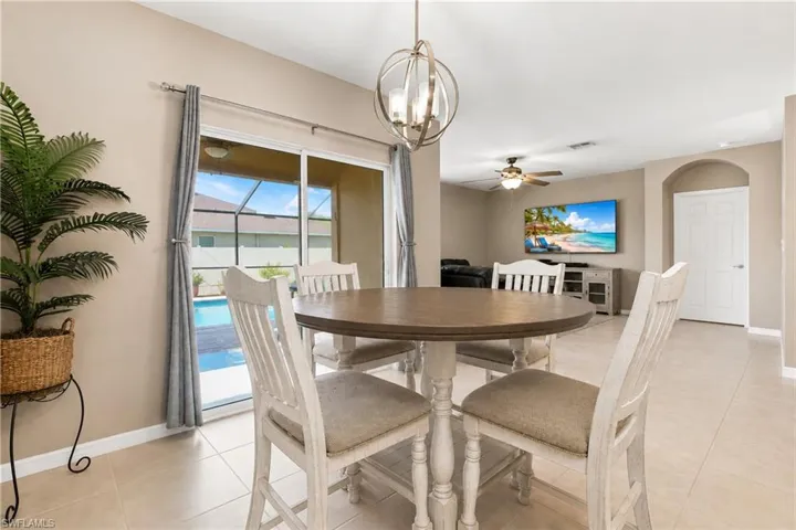 2708 Foralesca Ct, Cape Coral, Florida 33909