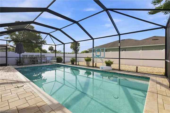2708 Foralesca Ct, Cape Coral, Florida 33909