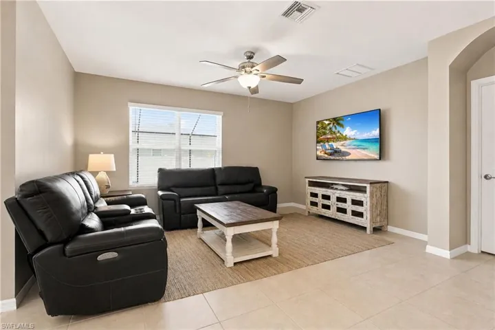 2708 Foralesca Ct, Cape Coral, Florida 33909