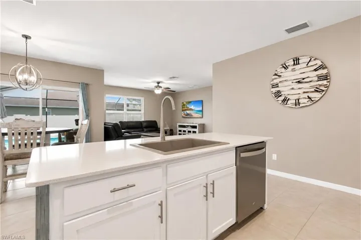 2708 Foralesca Ct, Cape Coral, Florida 33909