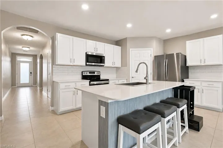 2708 Foralesca Ct, Cape Coral, Florida 33909
