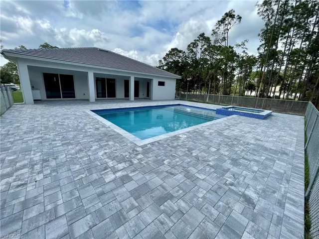 614  14th SE ST, Naples, FL 34117