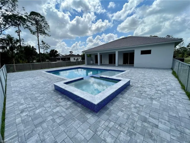 614  14th SE ST, Naples, FL 34117