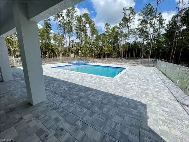614  14th SE ST, Naples, FL 34117