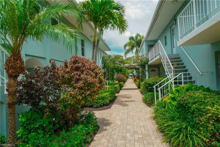 661 12th Ave S 661, Naples, Florida 34102