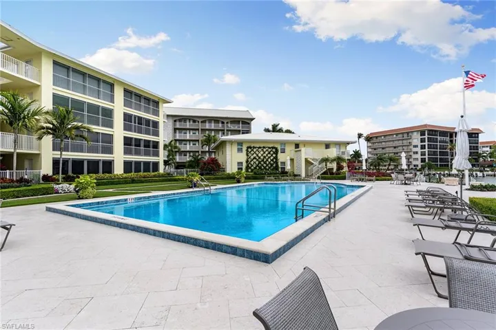 2850 Gulf Shore Blvd N 106, Naples, Florida 34103