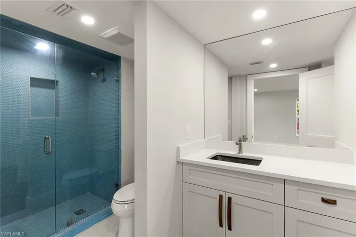 2850 Gulf Shore Blvd N 106, Naples, Florida 34103