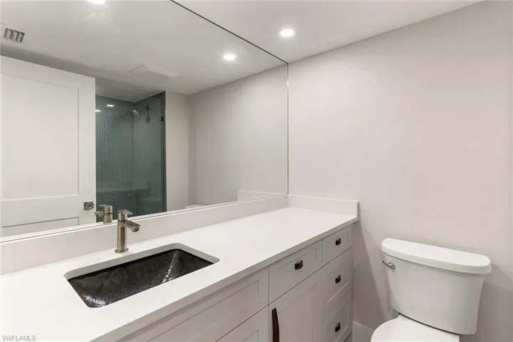 2850 Gulf Shore Blvd N 106, Naples, Florida 34103