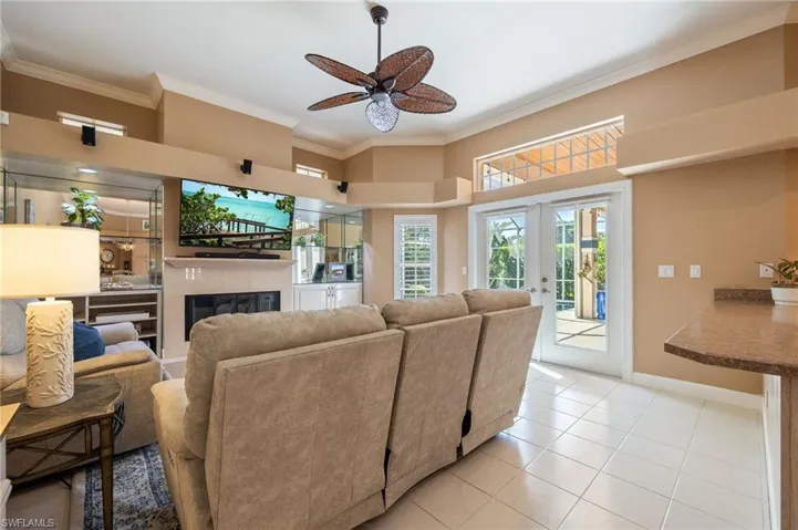 Access to Lanai from Familyroom