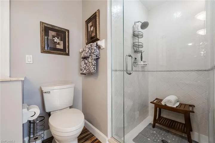 Ensuite Bath/Pool Bath