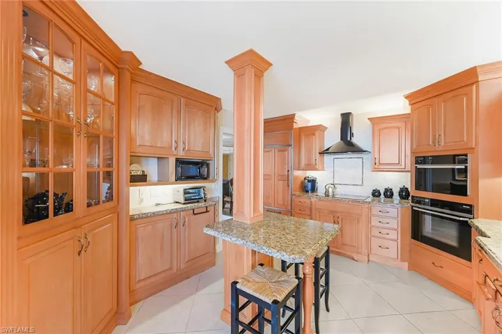 Kitchen with small island