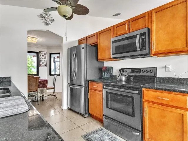 2006 Ne 15th Ter, Cape Coral, Florida 33909