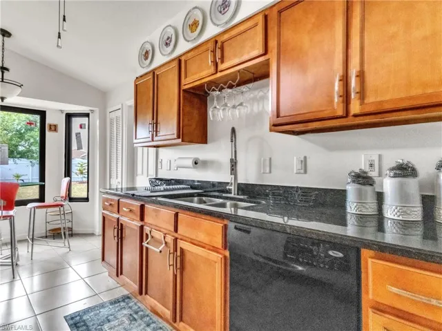 2006 Ne 15th Ter, Cape Coral, Florida 33909