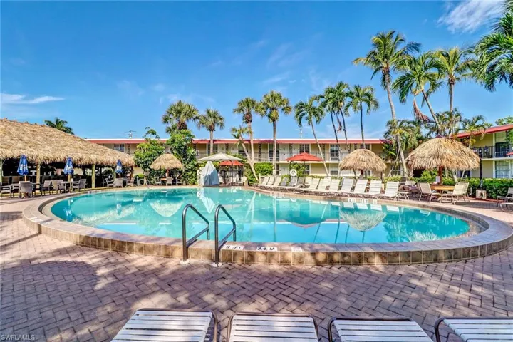 2555  Tamiami N TRL, Naples, FL 34103