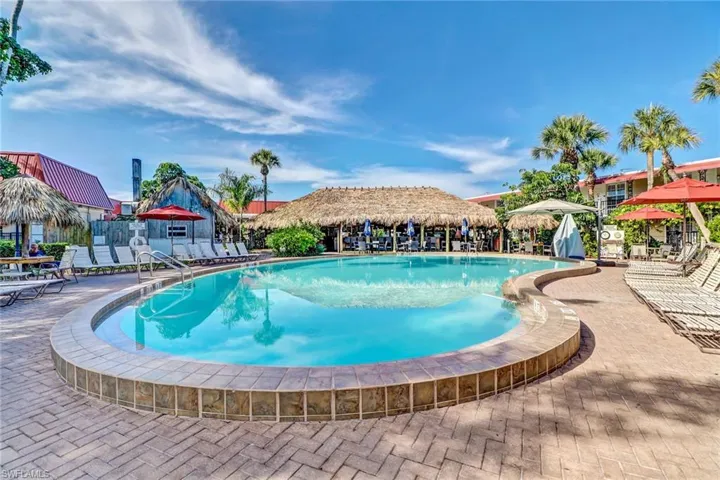 2555  Tamiami N TRL, Naples, FL 34103