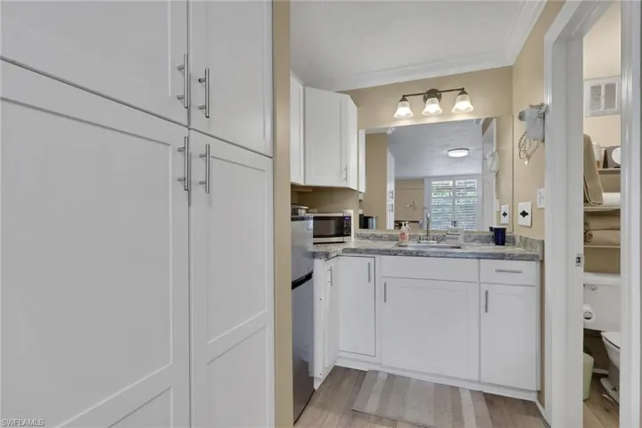 2555  Tamiami N TRL, Naples, FL 34103