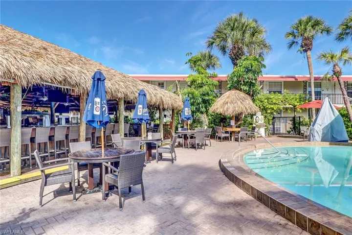 2555  Tamiami N TRL, Naples, FL 34103