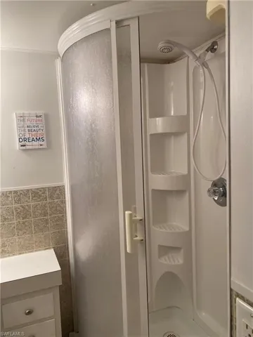 Bathroom shower