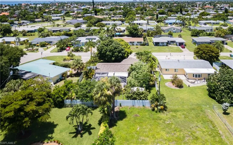 5243 Sunnybrook Ct, Cape Coral, Florida 33904