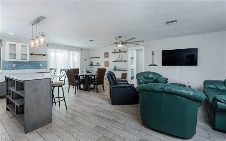 5243 Sunnybrook Ct, Cape Coral, Florida 33904