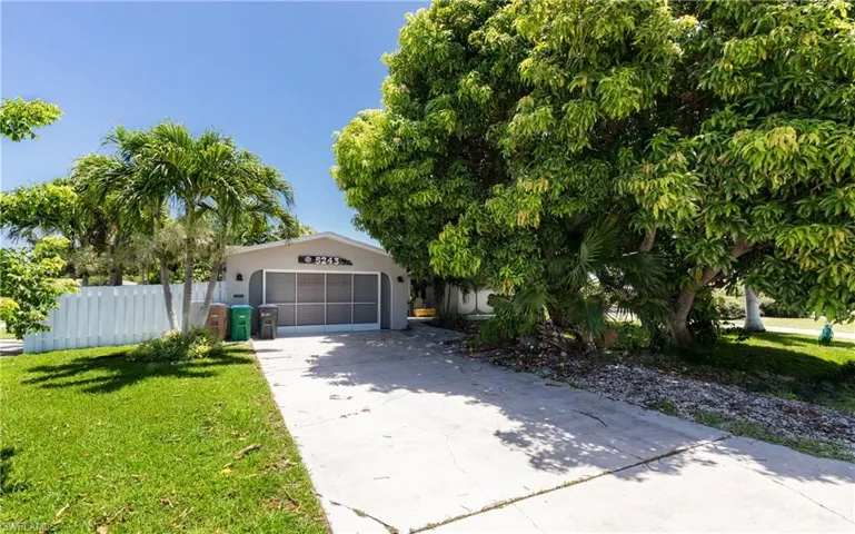 5243 Sunnybrook Ct, Cape Coral, Florida 33904