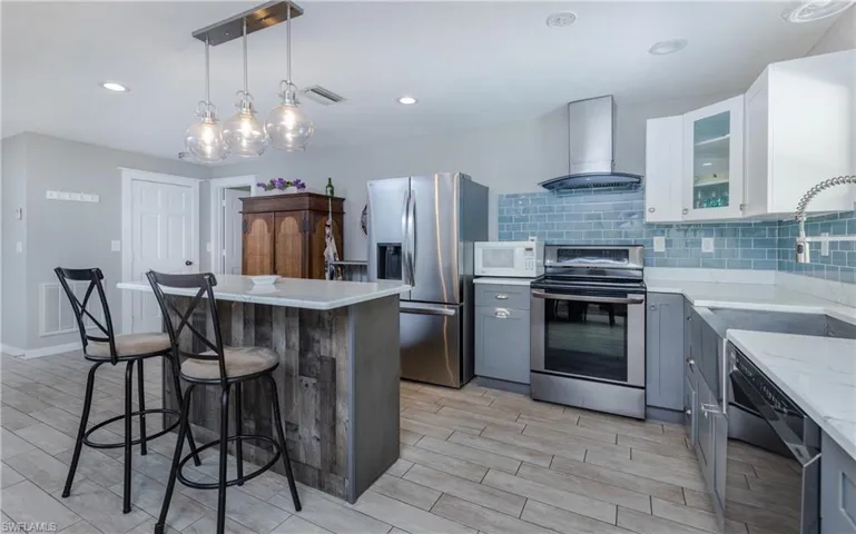 5243 Sunnybrook Ct, Cape Coral, Florida 33904