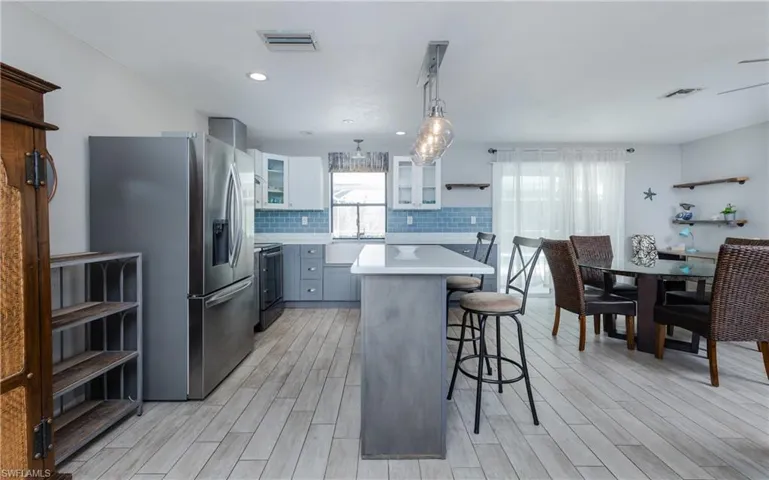 5243 Sunnybrook Ct, Cape Coral, Florida 33904