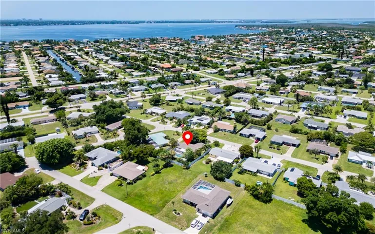 5243 Sunnybrook Ct, Cape Coral, Florida 33904