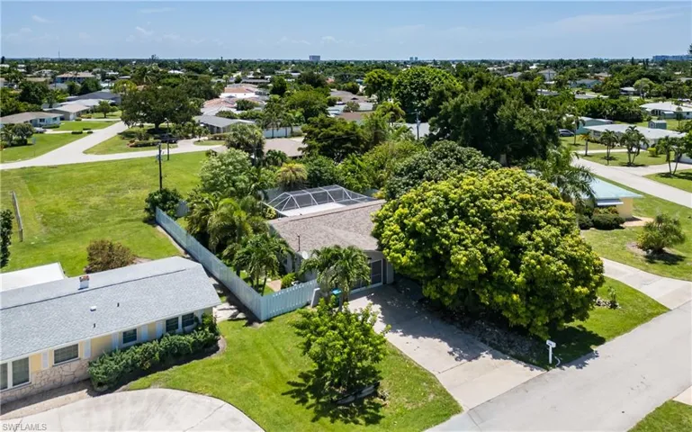 5243 Sunnybrook Ct, Cape Coral, Florida 33904