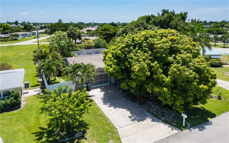5243 Sunnybrook Ct, Cape Coral, Florida 33904