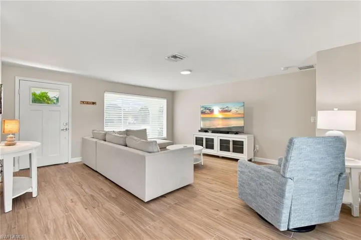 371 Washington Ct, Fort Myers Beach, Florida 33931