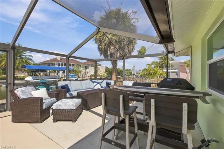 371 Washington Ct, Fort Myers Beach, Florida 33931