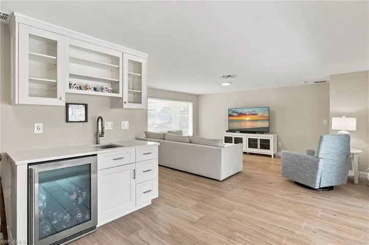 371 Washington Ct, Fort Myers Beach, Florida 33931