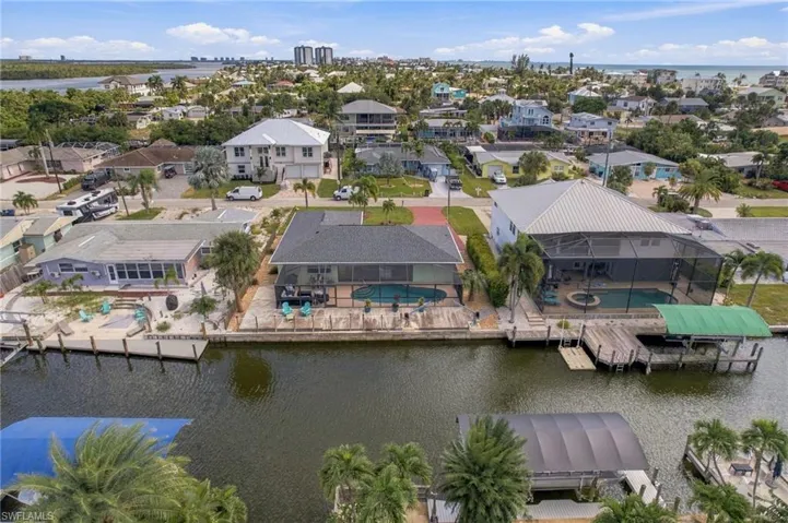 371 Washington Ct, Fort Myers Beach, Florida 33931