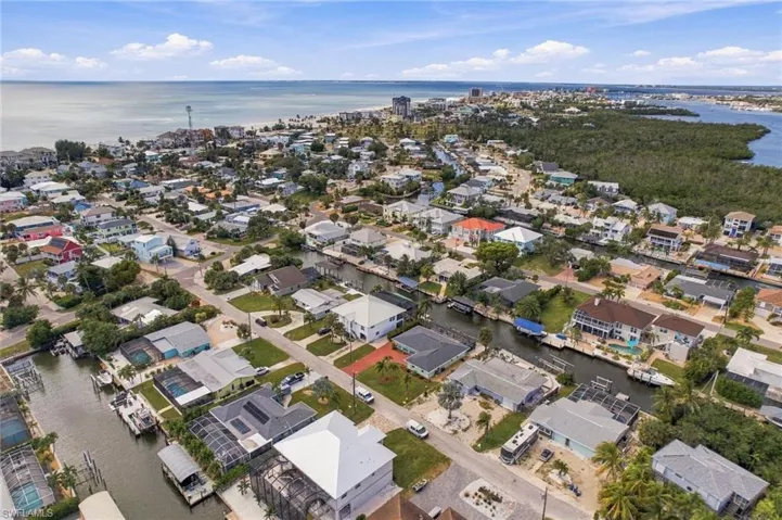 371 Washington Ct, Fort Myers Beach, Florida 33931