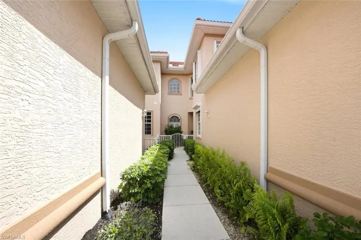 5120 Hyde Park Ct 103, Fort Myers, Florida 33912