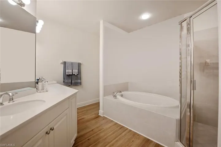 5120 Hyde Park Ct 103, Fort Myers, Florida 33912