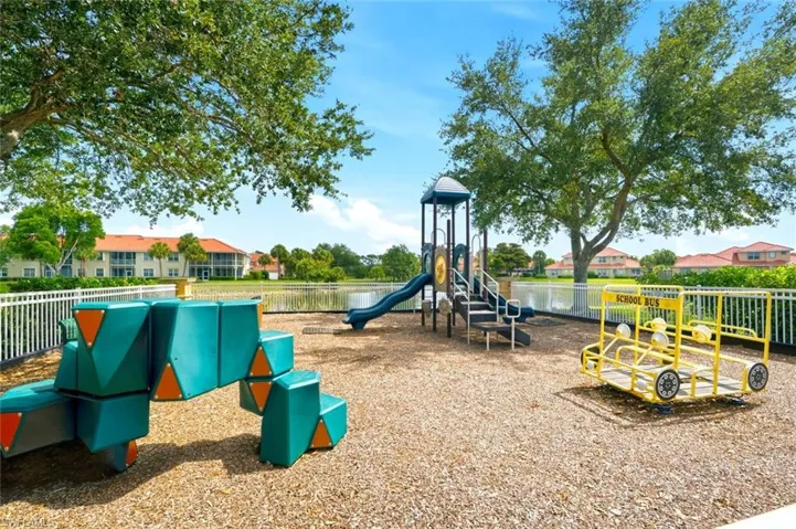 5120 Hyde Park Ct 103, Fort Myers, Florida 33912